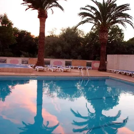 Mobil-home Camping Κάμπινγκ Ιέρ